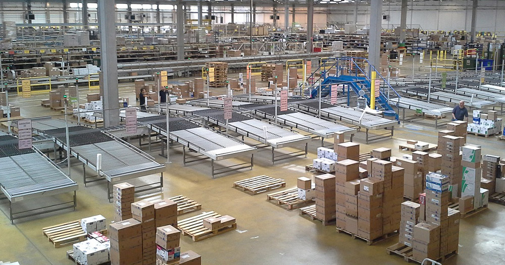 The core equipment of automated warehouse-stacker