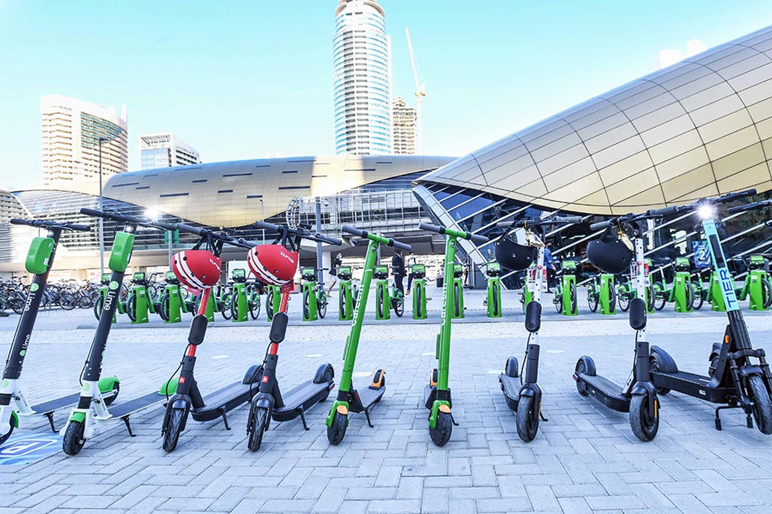 Dubai: Simpen nepi ka Dh500 sabulan dina skuter listrik