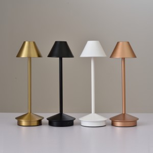 Vysoce kvalitní led kovová stolní lampa velkoobchod |Přizpůsobená přenosná špičková bezdrátová kovová stolní lampa noční světlo