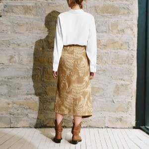 Spring new female niche design sense color texture sense jacquard denim half skirt