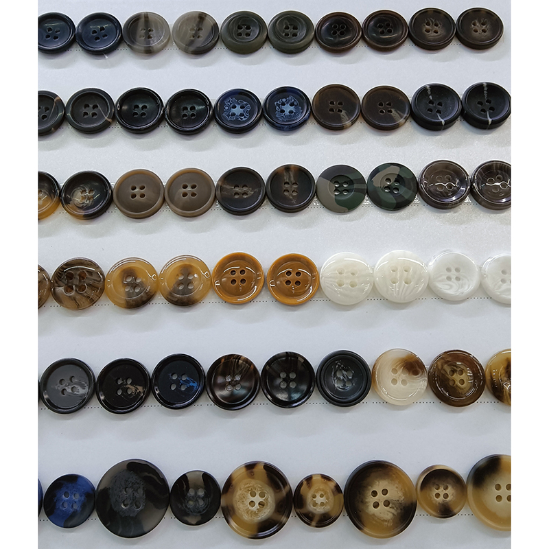 China Custom 4 Holes Sewing Resin Button For Clothing (1)
