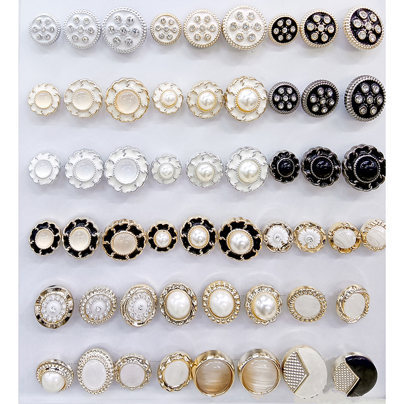 China Custom Alloy Metal Shank Pearl Rhinestone Crystal Button For Garment (1)