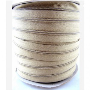 China Factory High Quality Nylon Zipper Long Chain In Roll, Nylon Zipper In Bobbin  No.3,4,5,8,10  For Luggage, bag