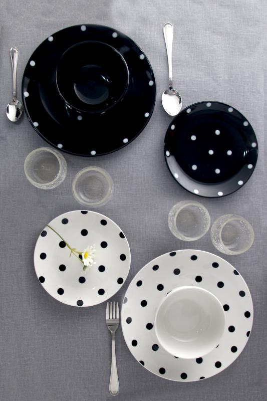 Polka Dots 18pcs porcelain dinnerware set Featured Image