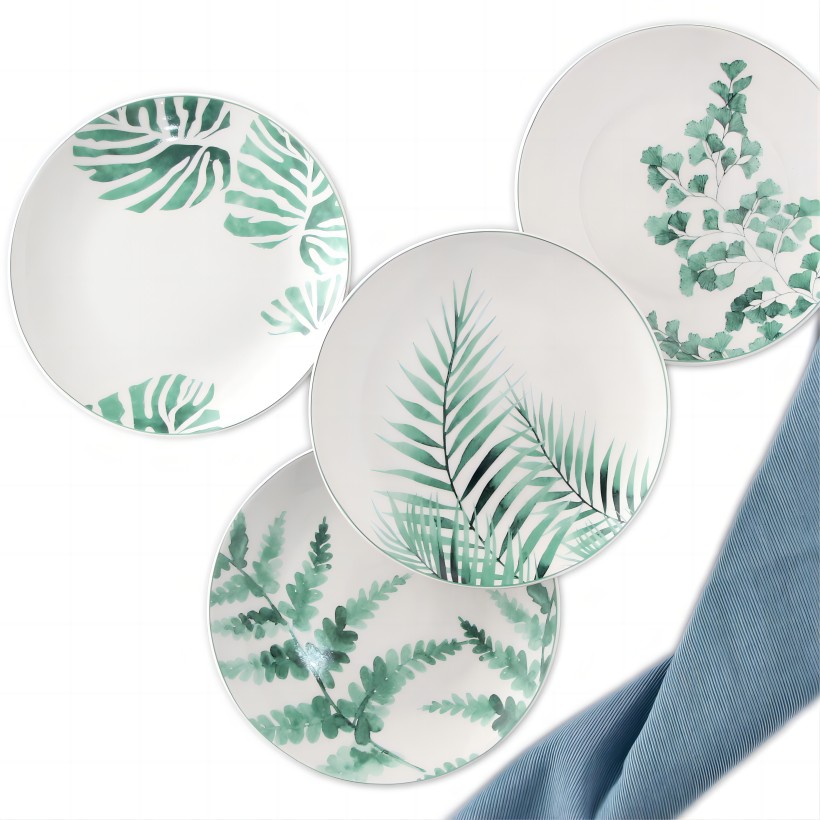 Petricher porcelain Sets of 4 Dinner Plates