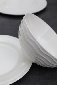 New bone china emboss tableware set
