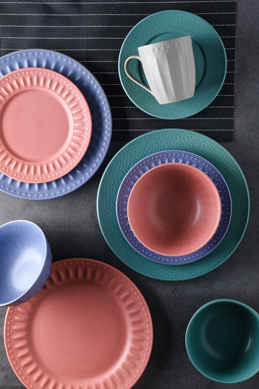 Hot Selling for Porcelain Tile - matte color glaze emboss stoneware tableware set – WELLWARES