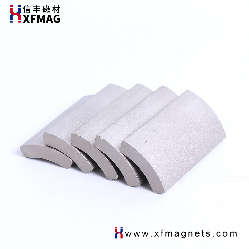 Advantages and disadvantages of Sm2Co17 and SmCo5 permanent magnetic materials