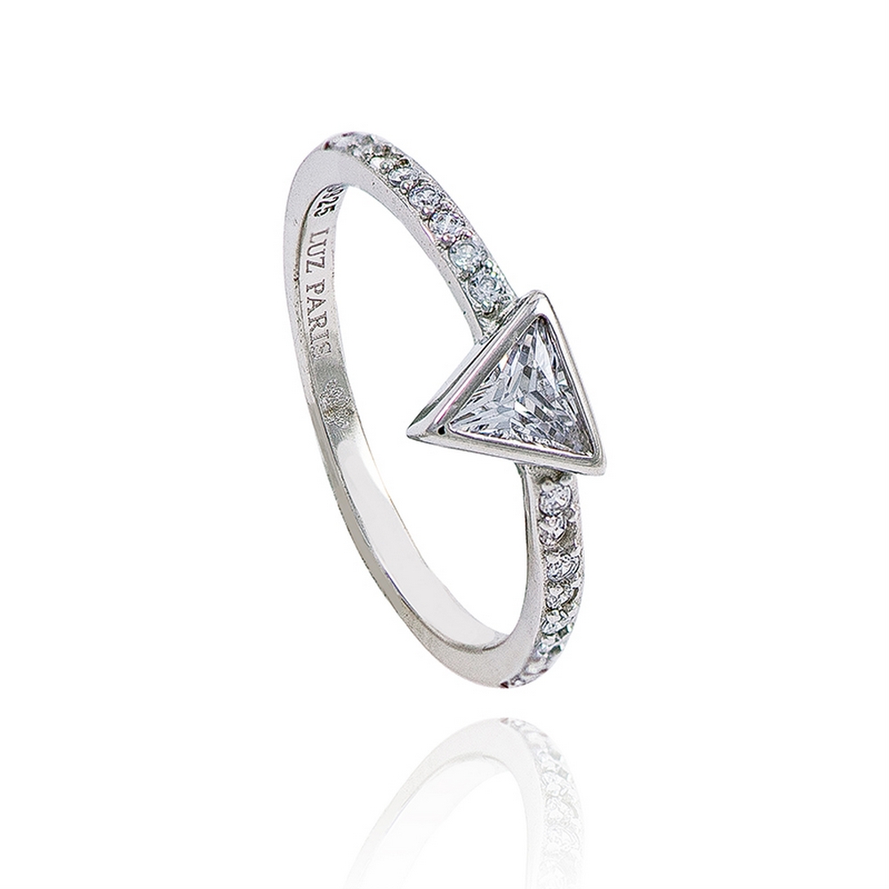 China New Product Butterfly Rings - Triangle Solitaire Engagement Ring – XH&SILVER