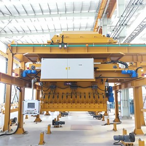 Concrete Distributor with Auger Discharge