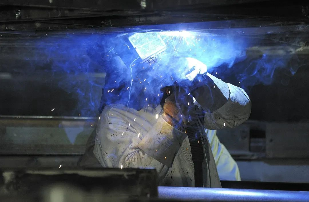 What are the factors affecting the stability of the welding arc