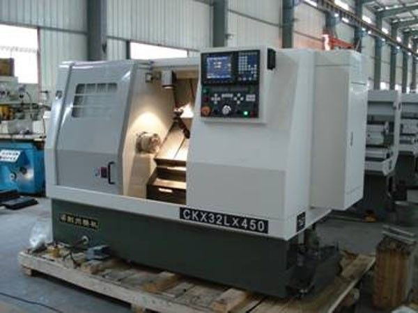 CNC machine tools, routine maintenance is also very important