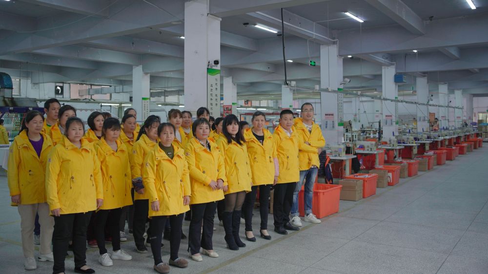 many senior employees who have been working for the company for more than three years. They are experienced and skilled in their fields, and have contributed a lot to the company’s development and reputation. They have witnessed the company’s growth from a small workshop to a large enterprise with multiple factories and offices. They have also established good relationships with their colleagues and customers, and have become the backbone of the company.