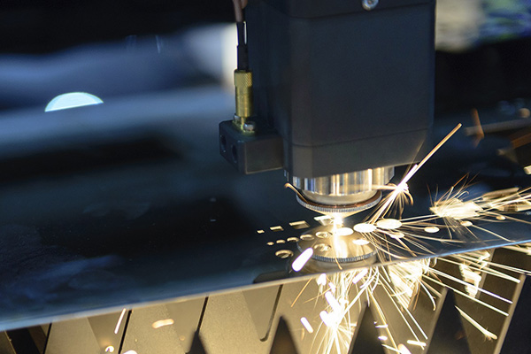 The 10,000-watt laser cutting machine industry has development potential