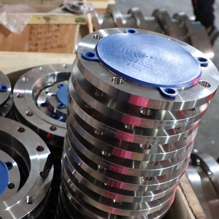 The similarities and differences between threaded flanges and socket welded flanges