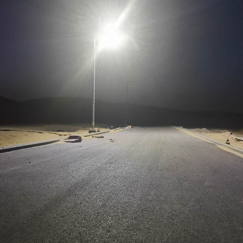 Lampu Jalan Surya Saudi