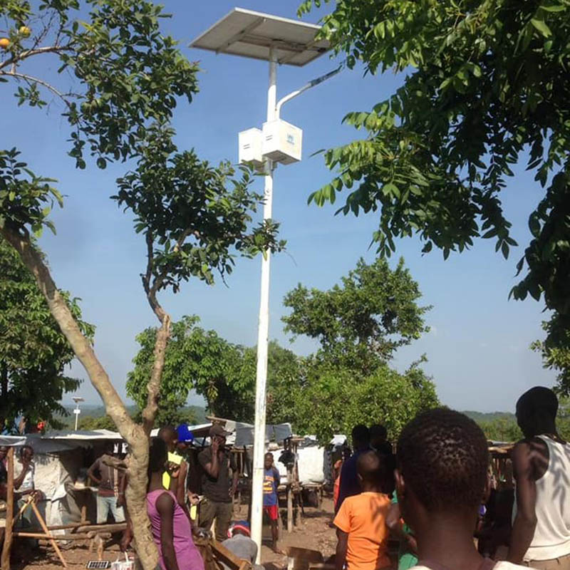 Ugandské solární pouliční osvětlení