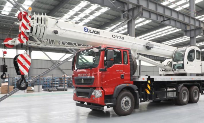 How to prolong the life of lifting machinery?