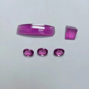 Materiale Al2O3 in zaffiro viola di colore viola per pietre preziose