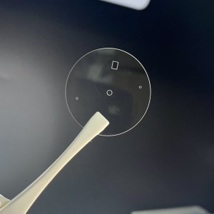 Safir bulat transparan untuk kaca jam tangan dengan lubang lingkaran dan persegi