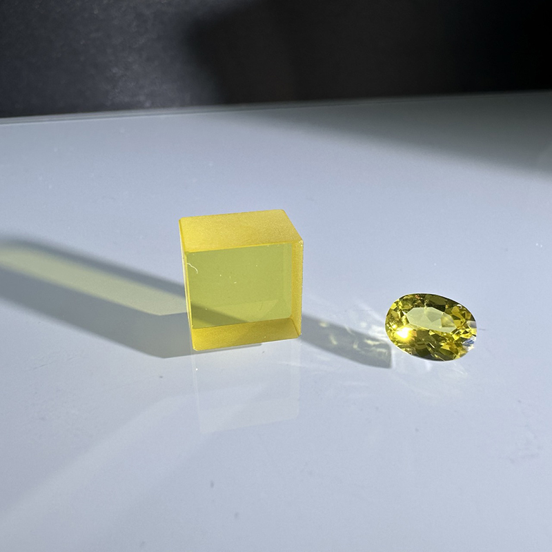 Al2O3 99,999% алтын сары шампаген сапфир материалы корунд