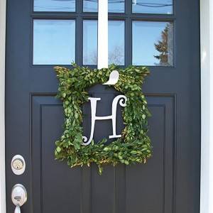 Wholesale new arrive Melody seasonal decor metal hooking Christmas wreath hanger for front door