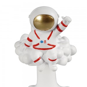 Wholesale new arrive resin astronaut smart cell phone holder decoration for desk table