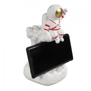Wholesale new arrive resin astronaut smart cell phone holder decoration for desk table