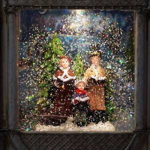 OEM natal Xmas Choris scene Vintage musical water spinning clock Christmas led snow globe with glitter