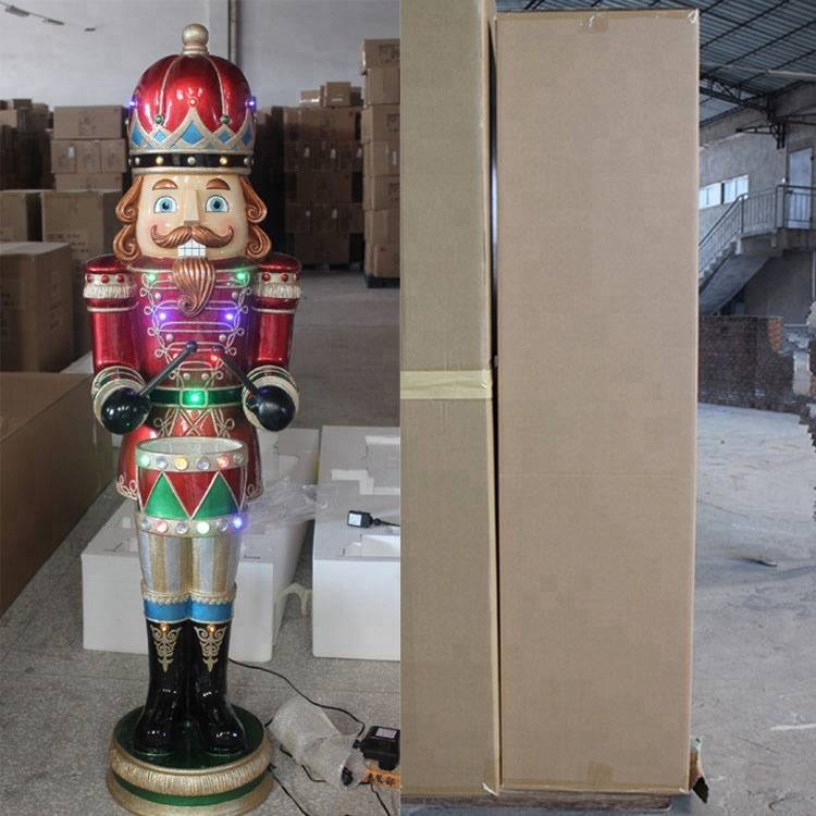 Giant outdoor decor resin fiberglass life size Christmas nutcracker soldier craft with musical led