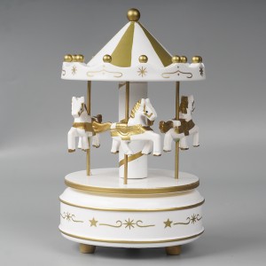 Wholesale Xmas Carrossel Merry Go Round Plastic and Wooden Romantic 4 Horse decor Rotating Carousel Music Box for Holiday gift
