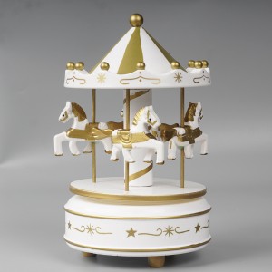 Wholesale Xmas Carrossel Merry Go Round Plastic and Wooden Romantic 4 Horse decor Rotating Carousel Music Box for Holiday gift