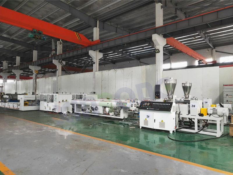 PVC နှစ်ထပ်ပိုက် ထုတ်လုပ်မှုလိုင်း - ထုပ်ပိုးပြီး နိုင်ဂျီးရီးယားသို့ တင်ပို့ရန် အသင့်ဖြစ်နေပါပြီ။
