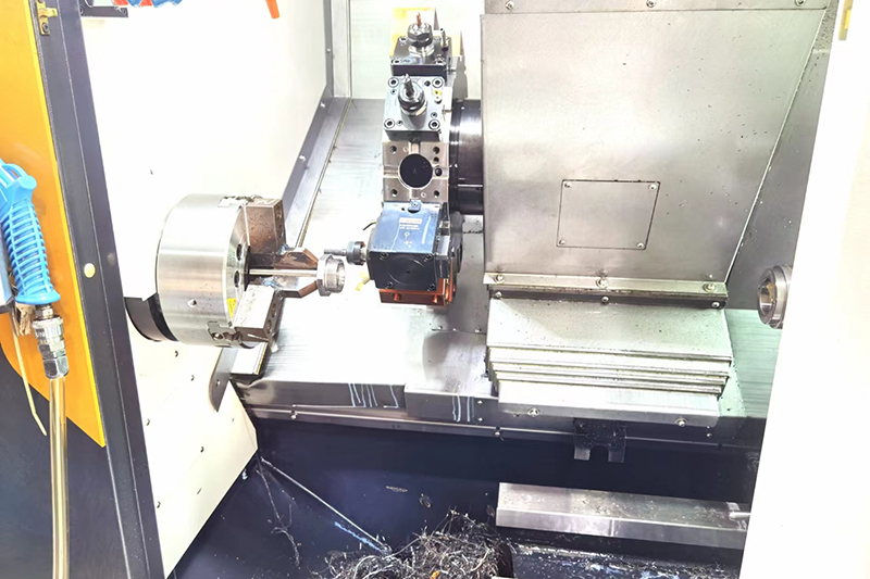 How can CNC machining improve machining accuracy and efficiency?