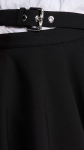 OEM Simple casual pleated black belt mini skirt