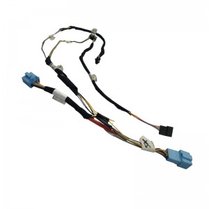 Ang mga tagagawa ay nagpapasadya ng mga automotive wiring harnesses, pinoproseso ayon sa mga guhit