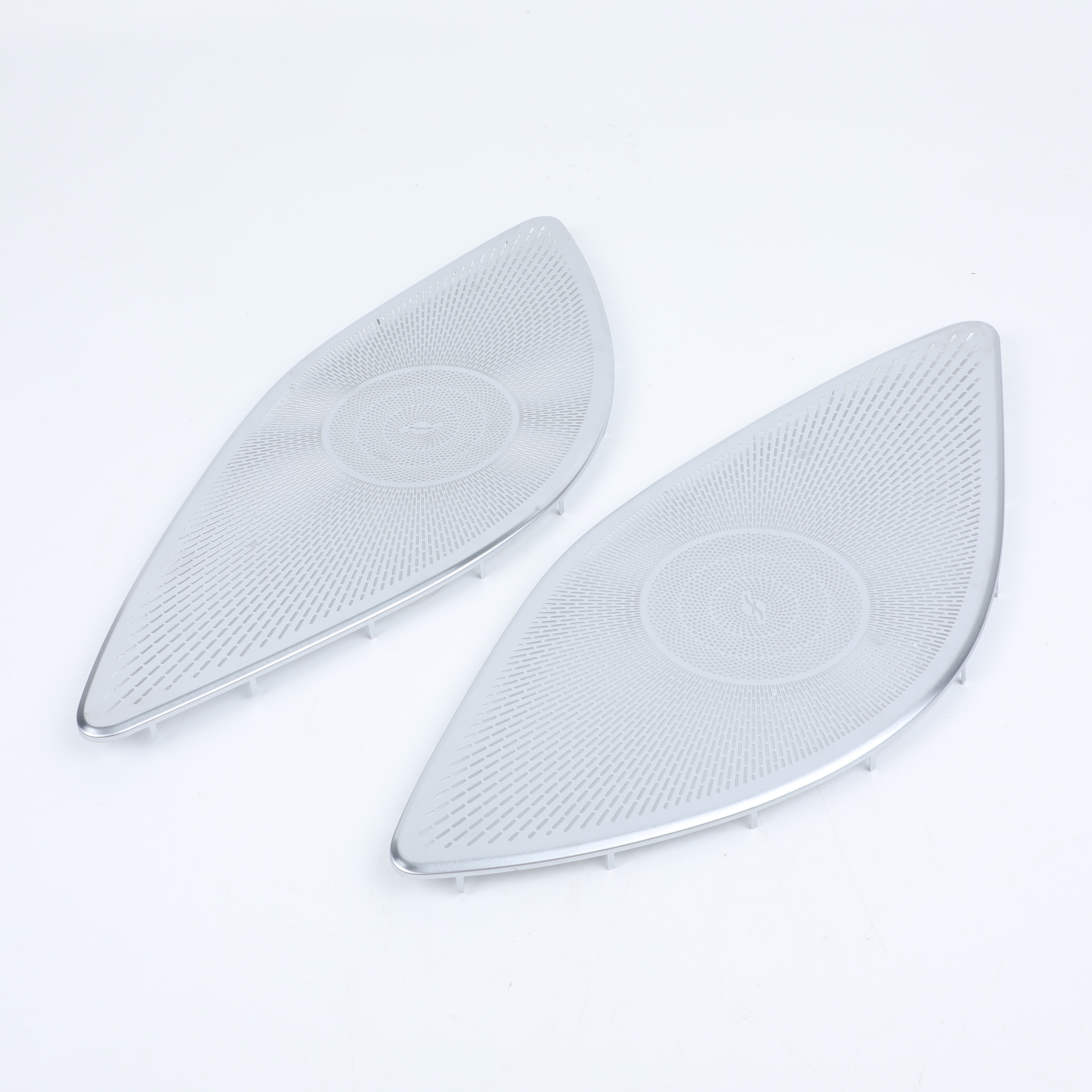 Wholesale High Quality Car Wind Deflectors Manufacturer –  Manufacturers customize luxury car interiors, and any logo can be customized. – Xuyao