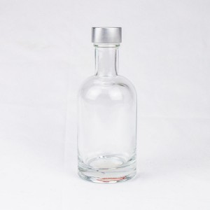Big capacity practical thick bottom empty round liquor glass bottle with cork