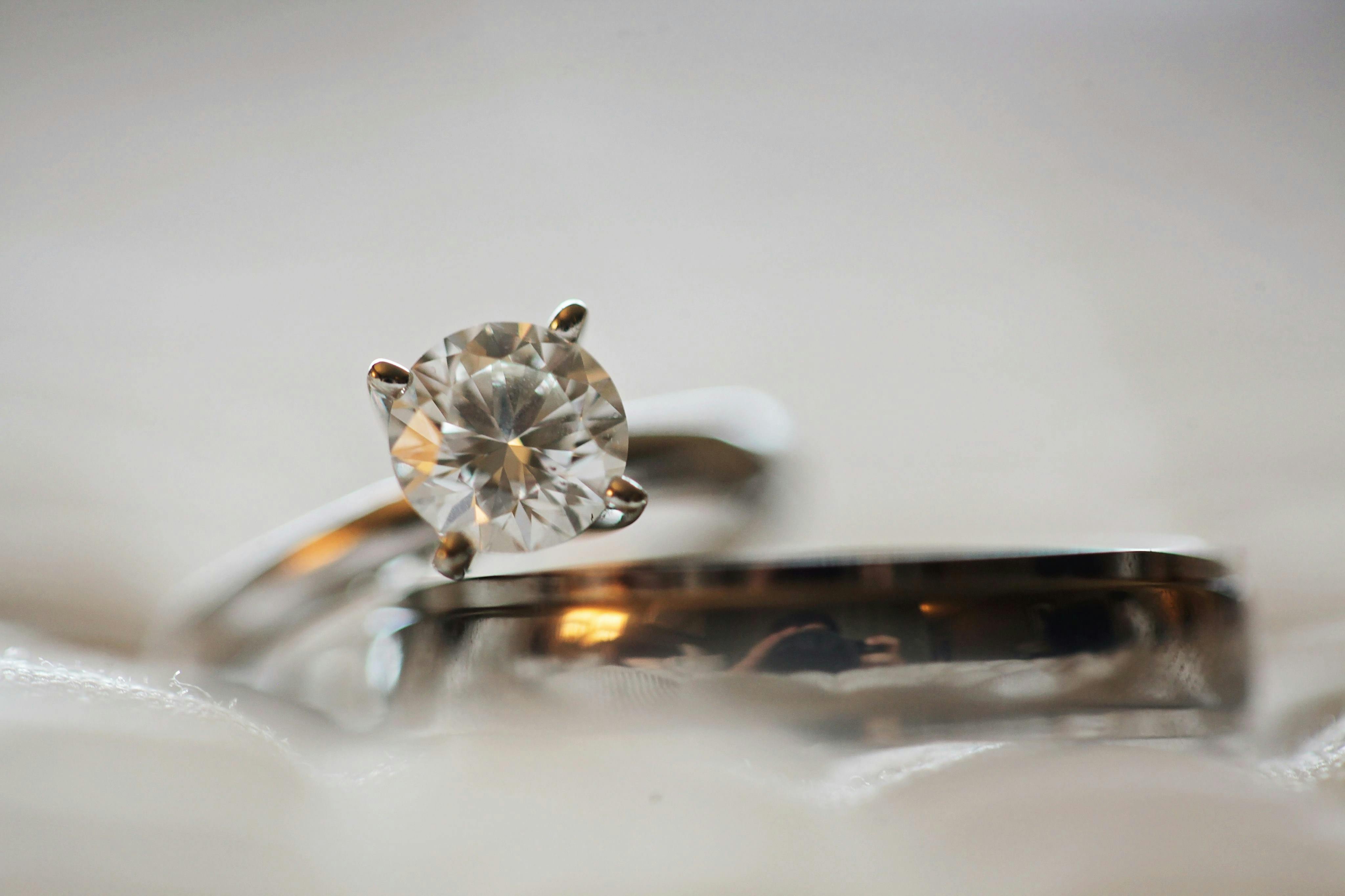What should we check before buying diamond?A few parameters you need to know before buying a diamond