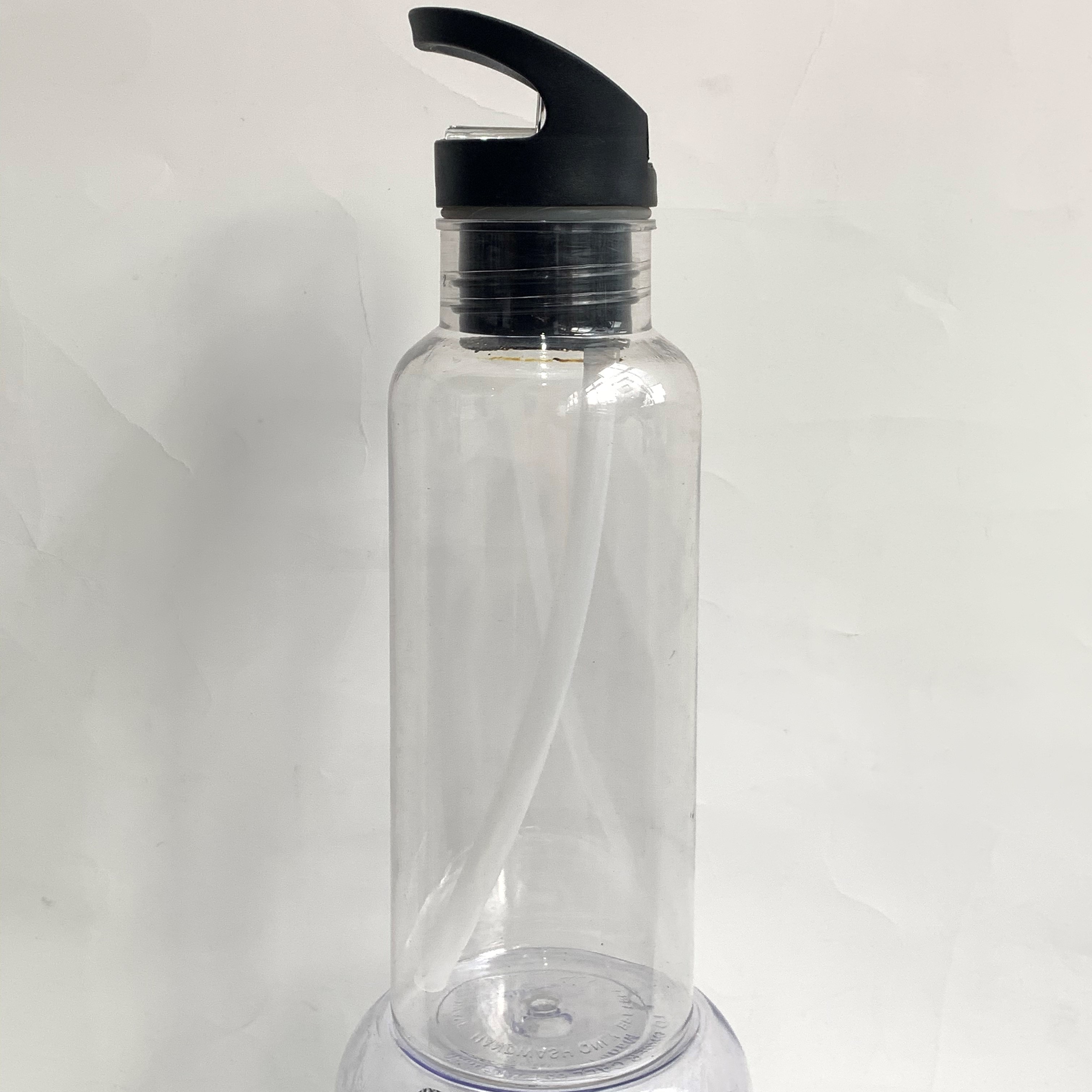 Je li bolja jednoslojna ili dvoslojna plastična čaša za vodu?