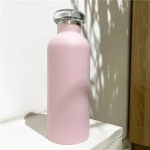 آیا قبل از بازیافت بطری های آب را خرد کنید