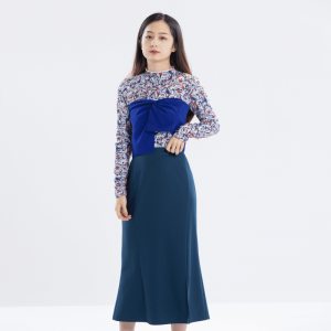 Elegant and fashionable turquoise fish tail skirt