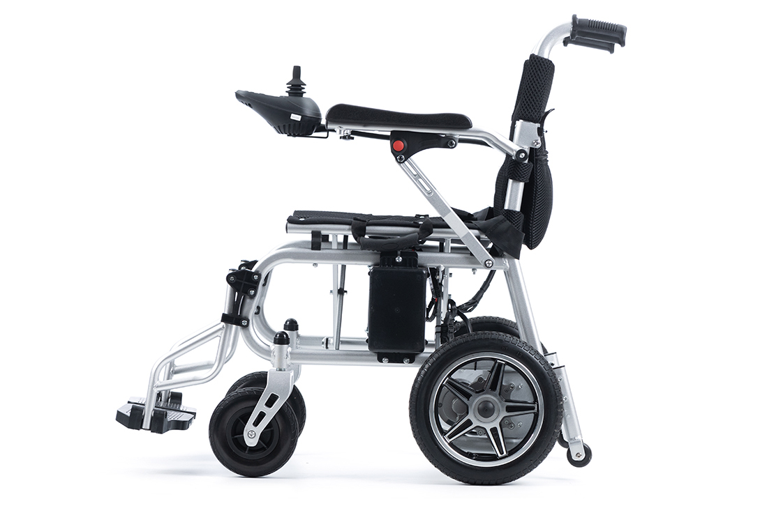 Den perfekte elektriske letvægts sammenklappelige kørestol på udsalg