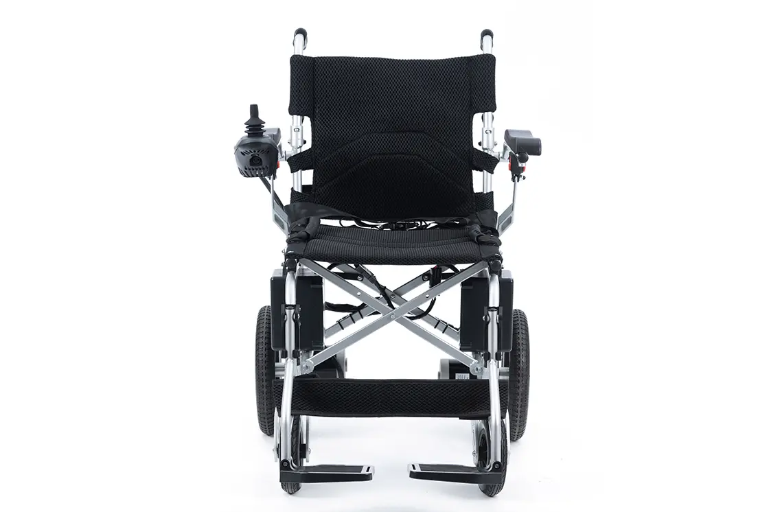 Ker postaja globalno staranje vse hujše, so električni invalidski vozički postopoma postali bistveno prevozno sredstvo za družine.