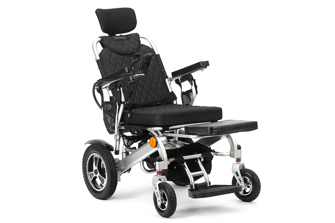 Evoluții și beneficii ale scaunelor cu rotile electrice: soluții ușoare pentru o mobilitate îmbunătățită