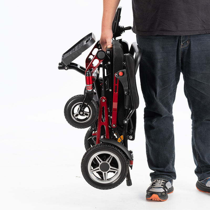 Frame van magnesiumlegering Ultra lichtgewicht opvouwbare elektrische rolstoel 24V10Ah lithiumbatterij aangedreven rolstoelen