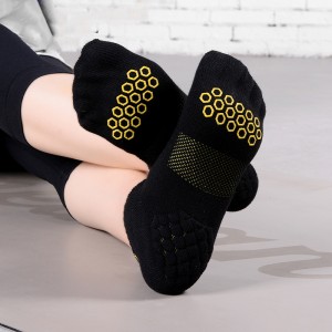 On behalf of the processing OEM new male and female honeycomb air cushion five-finger socks cotton yarn breathable three-dimensional anti-wear anti-skid five-toed sports socks in the tube