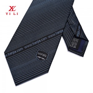 עניבה מותאמת אישית של פוליאסטר עם לוגו בתחתית