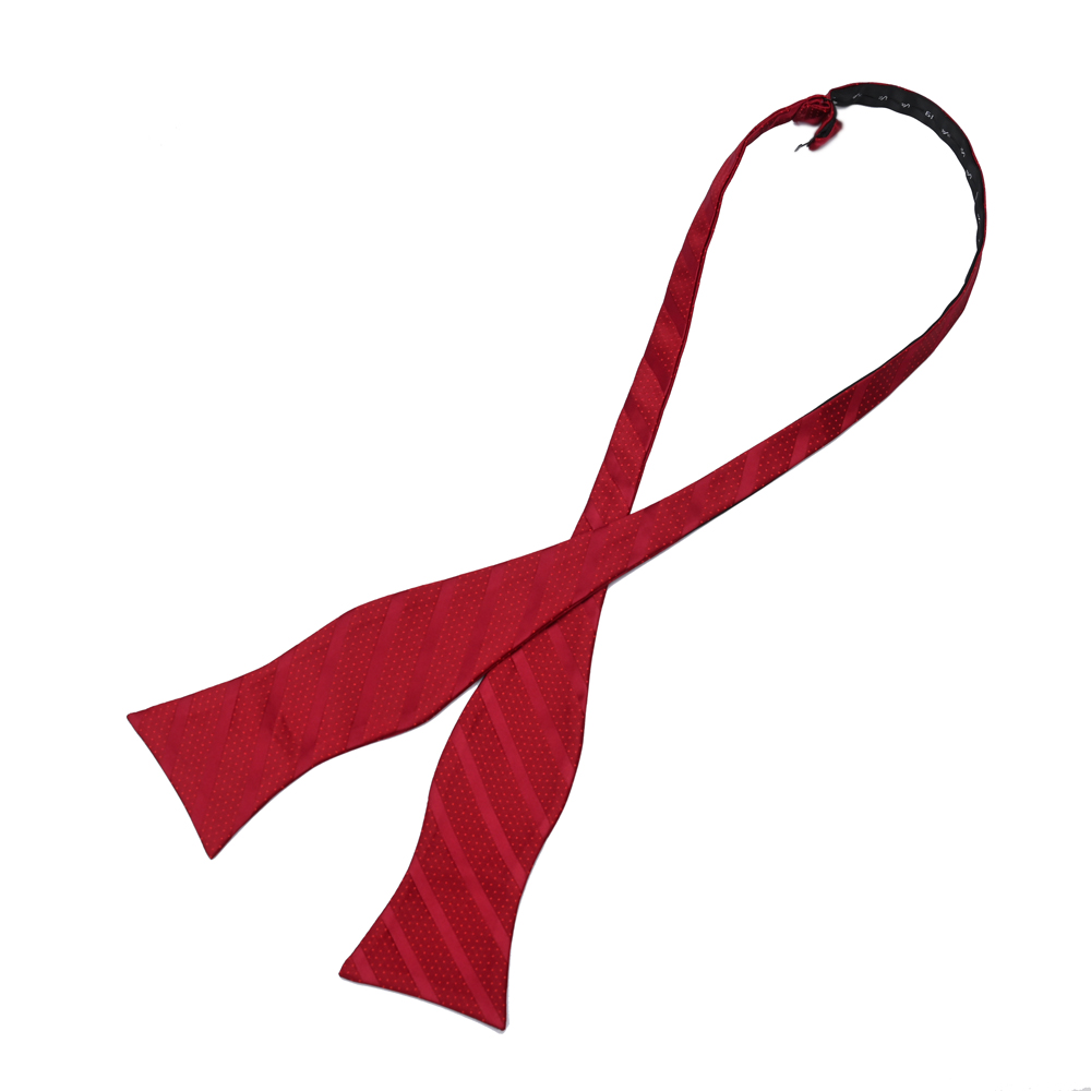 အမျိုးသားများအတွက် အစင်းပါသော Self Bow Tie ပိုးထည်ဖြင့် ယက်ထားသော Bowtie မင်္ဂလာပွဲ