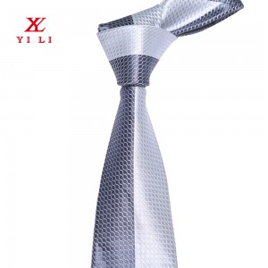 Cravatta a pannelli con design a strisce geometriche simmetriche in seta